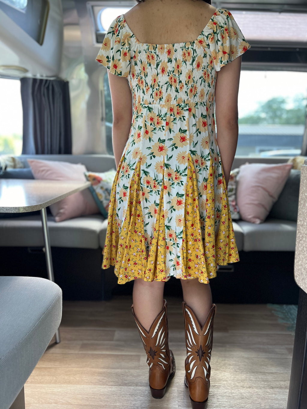 ivory/yellow floral dress G70