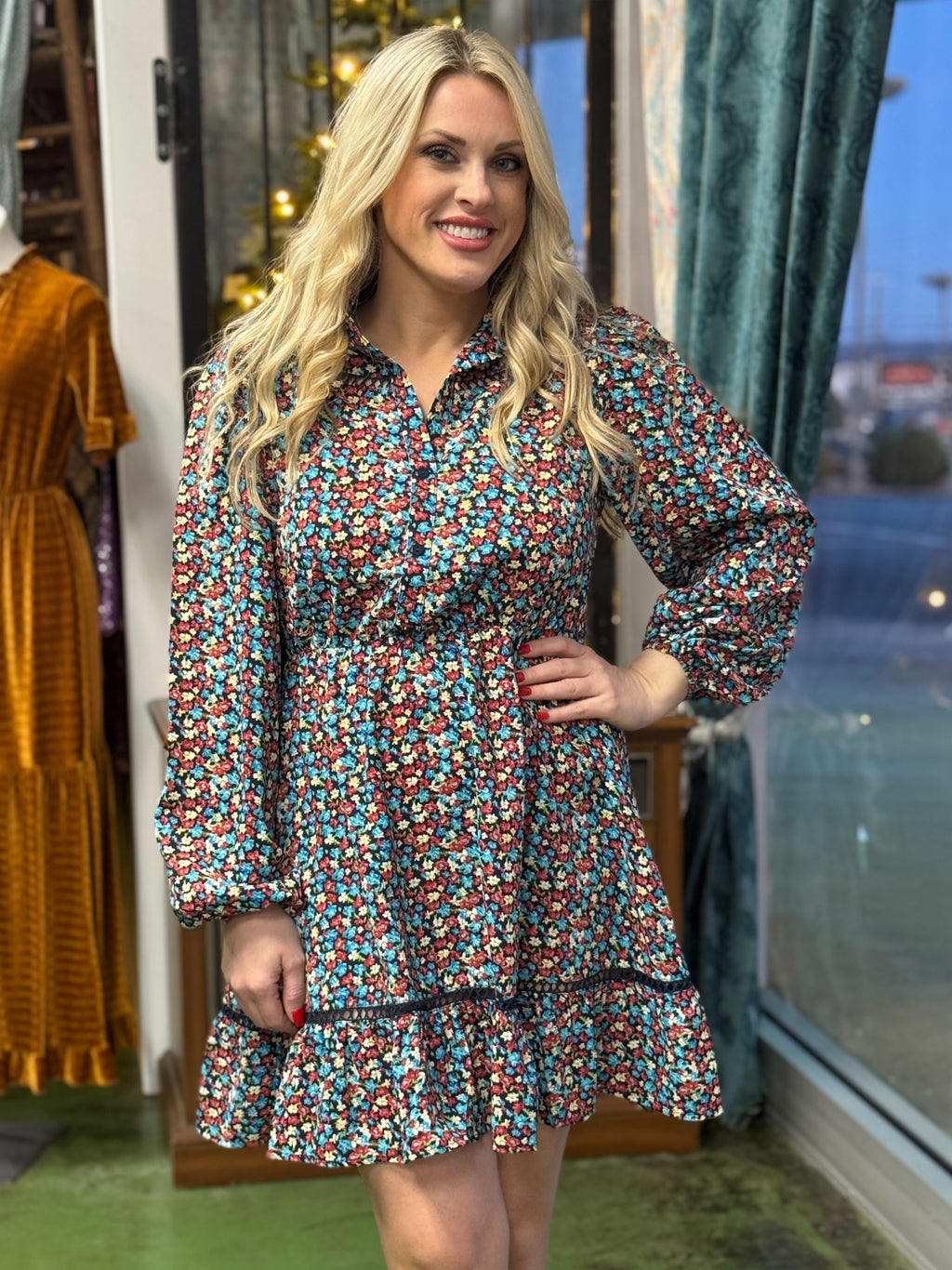 black floral cinch dress A29