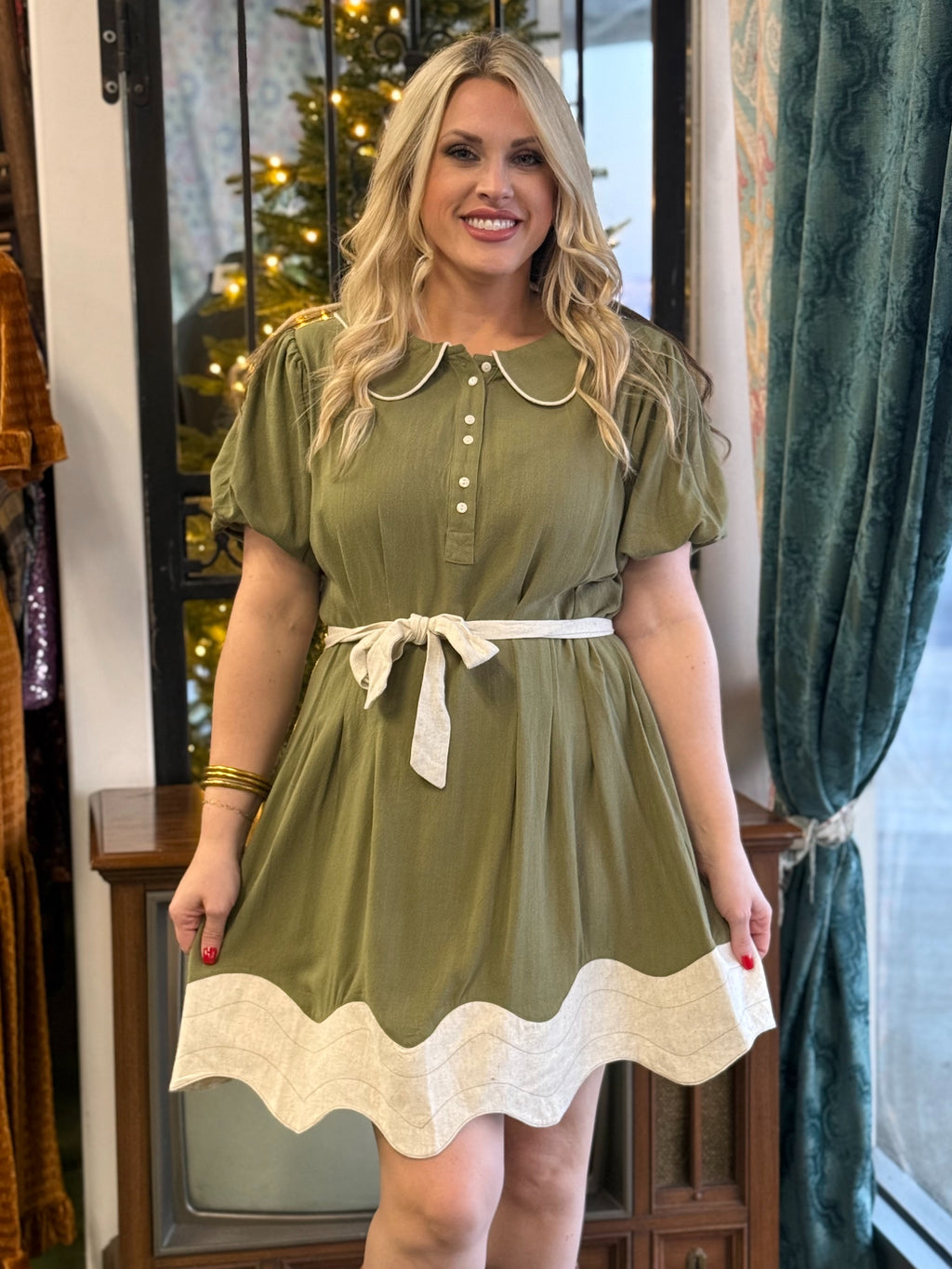 green and cream linen dress B38