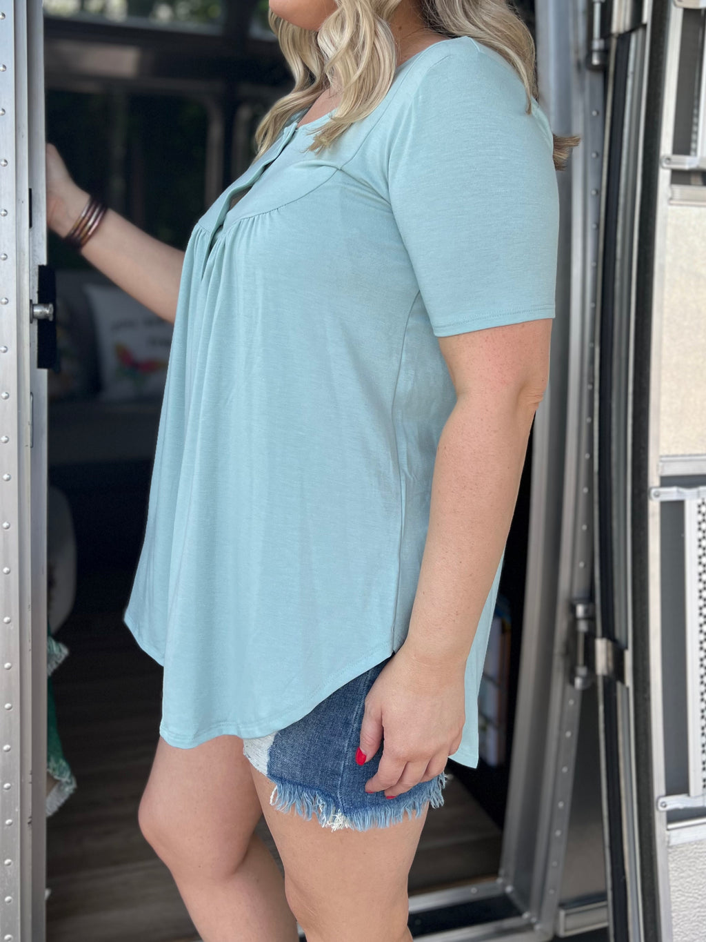 dusty mint button chest top H12