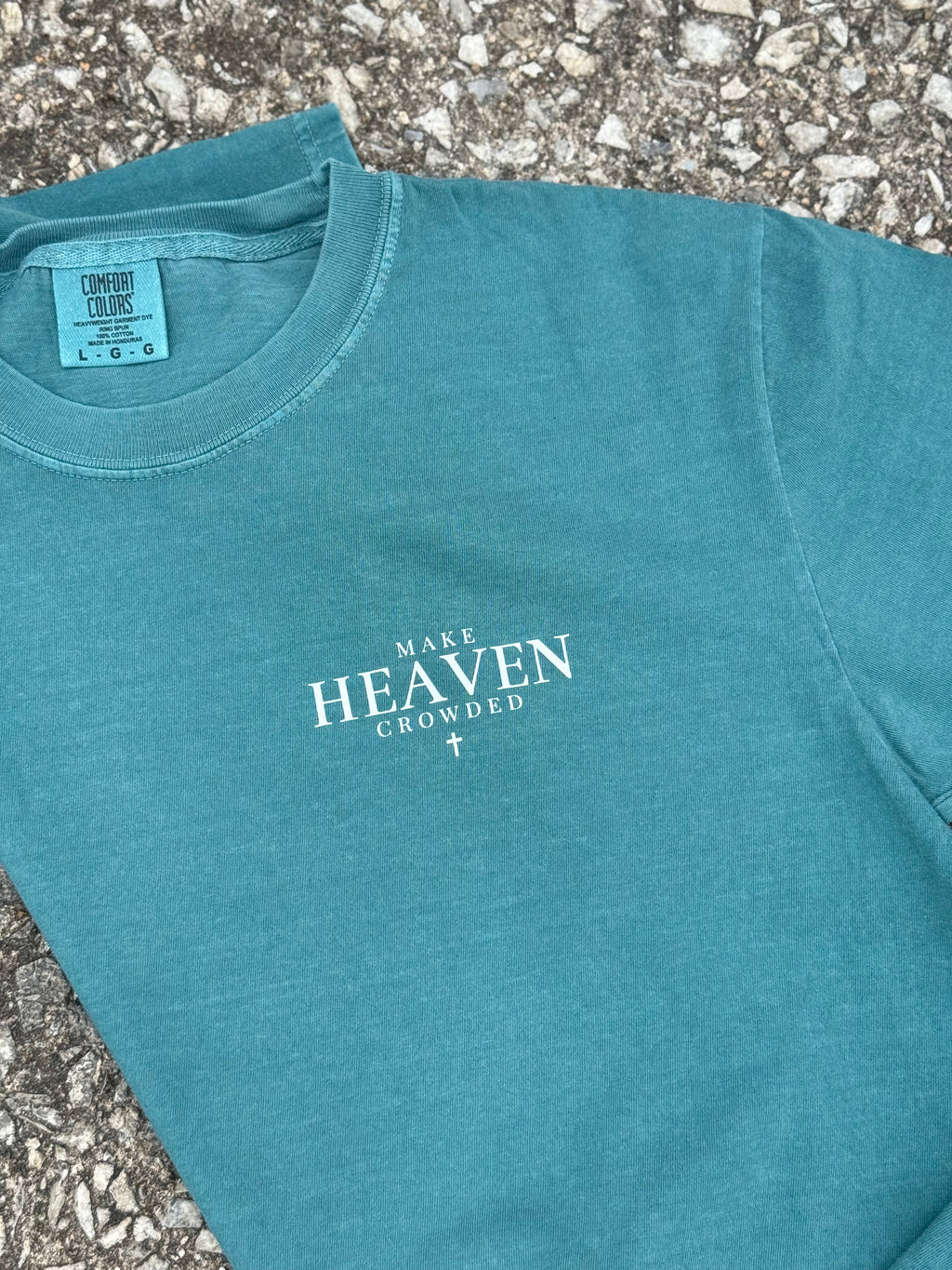 crowded tee