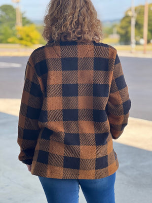 plaid pullover B30