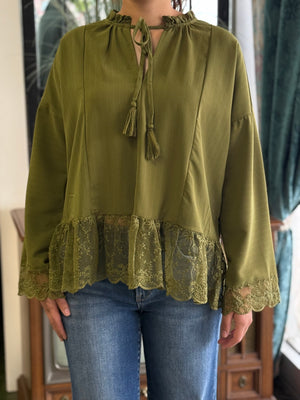 green scalloped lace top L6