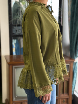 green scalloped lace top L6