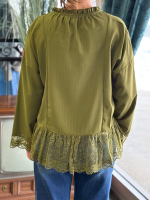 green scalloped lace top L6