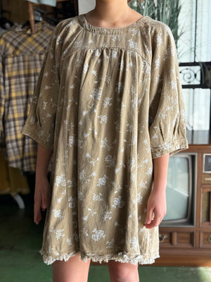 tan floral dress H16