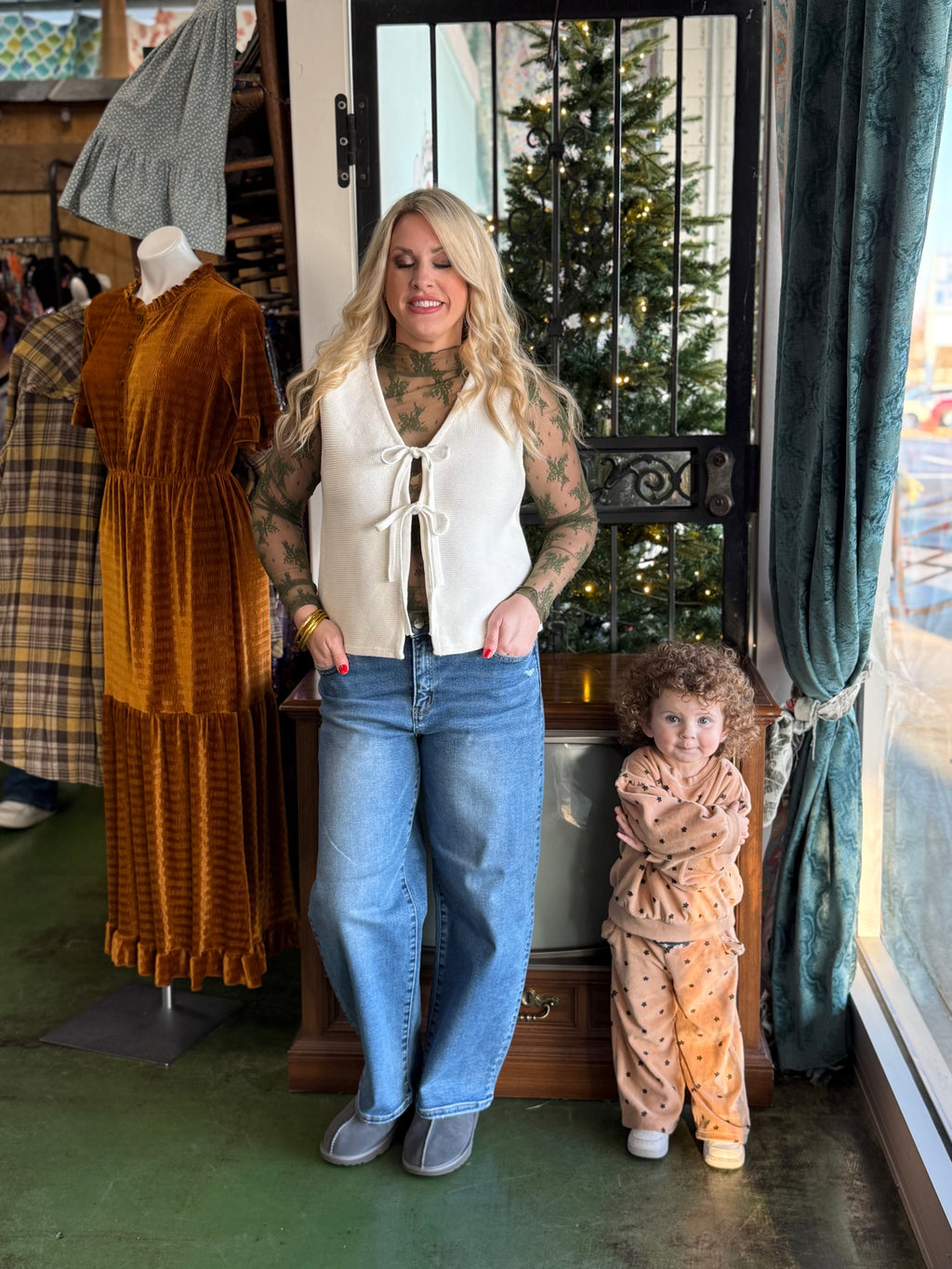 cream front tie sweater vest A12