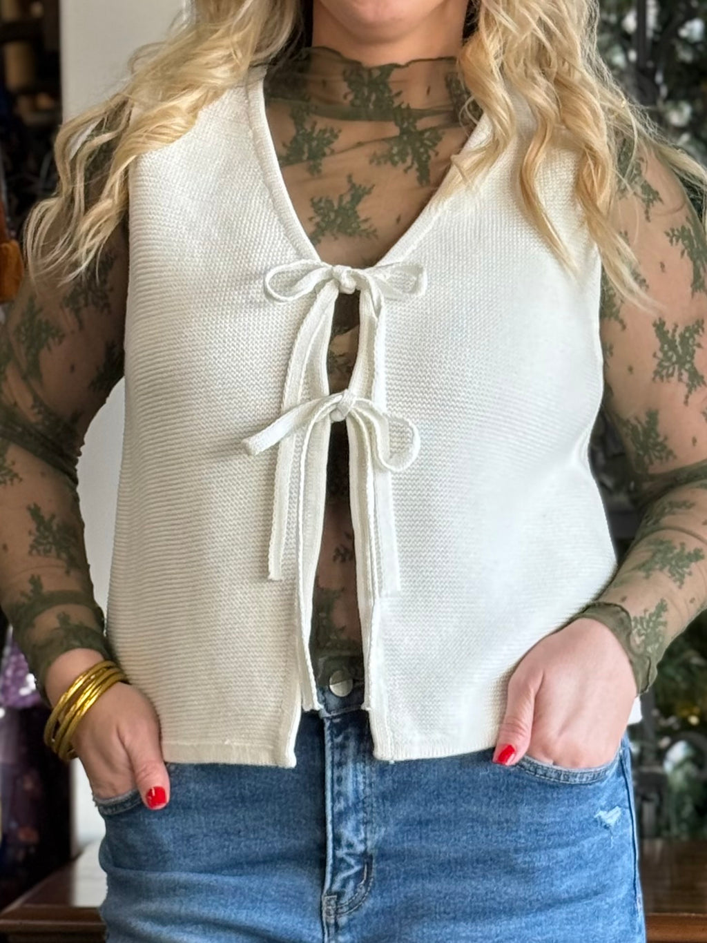 white tie front sweater vest H31