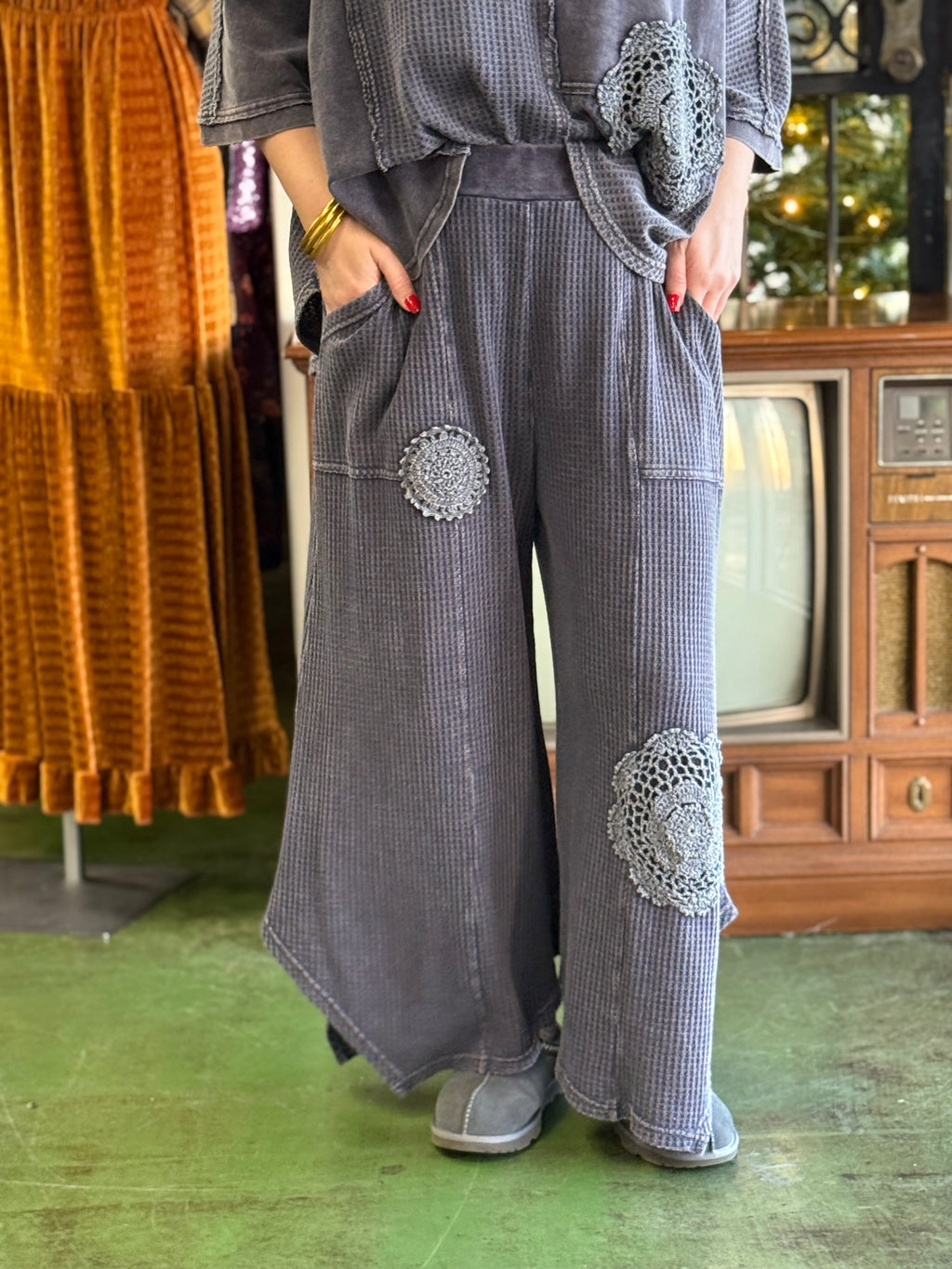 navy waffle knit pant V68